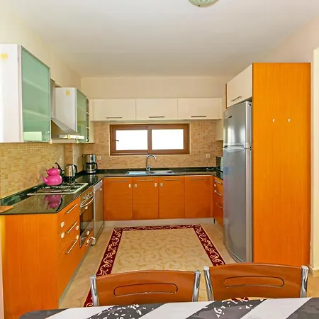 Paradise Town Daisy Villa *