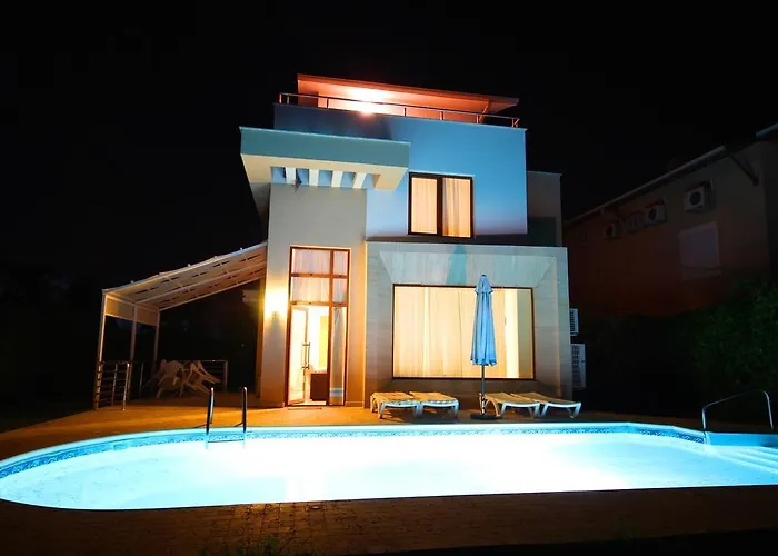 Paradise Town Daisy Villa