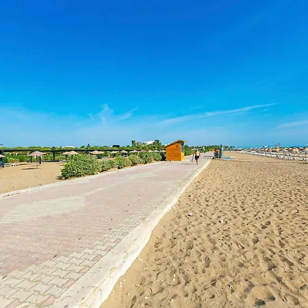 Paradise Town Daisy Villa